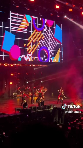 Throwback Thrusday na sayawan #sexbomb #sexbombconcert2025