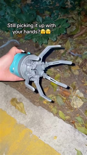 ViralGadgets Studio on Instagram: "What to do when your pet poops? 🐕💩 Easily solve the problem with this shoveling artifact! `#PetHacks` `#DogOwnerHacks` `#PetCleaning` `#LifeHacks` `#BlackFriday` `#TikTokMadeMeBuyIt` `#fyp` `#foryou` `#viral`"