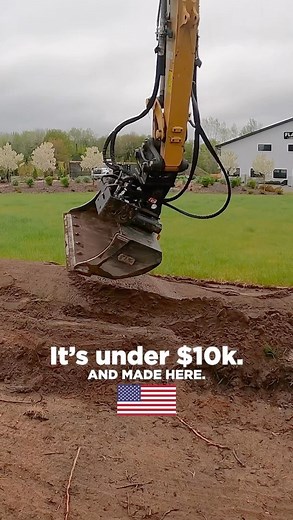 #JustSayNo to non-twisty buckets. This is a tilt/rotate bucket, NOT a tiltrotator, it’s one attachments. It all bolts together. You can start with a bare bucket, then add tilt, then add rotate. It’s manufactured in Clear Lake, MN. … #tiltbucket #tiltbuckethappiness #engcon #steelwrist #tiltrotators #tiltrotator #nox #axxis #rototilt #excavatorhero #excavatorattachments #grading #dirtmover #earthmover #gradingbucket #hardscapecartel #hardscape4life #hardscapebrotherhood #hardscape #hardscapedesig