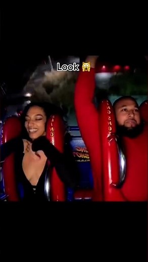 girl's bra falls off during rollercoaster