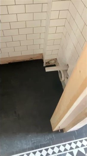 Amtico Decor Classic Mono installation #amticoflooring #londonflooring