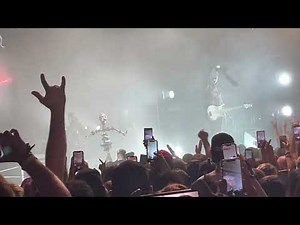 Chris Motionless kicking out a fan ‪@MotionlessInWhiteband‬ at The Rave