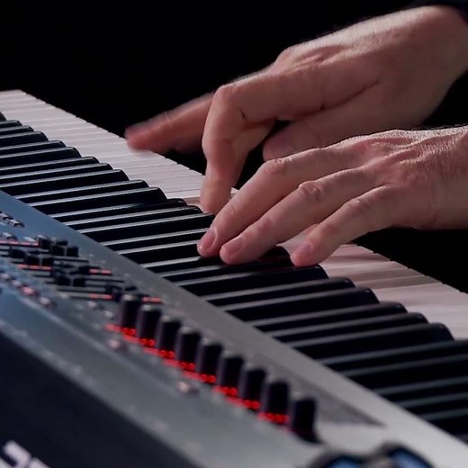 Roland RD 2000 - Performance Powerhouse! #StagePiano #RolandRD2000