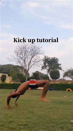 Kick up tutorial ............ 💪 #kickups #kickuptutorial #stunt #beginners #ytshorts #shortsfeed
