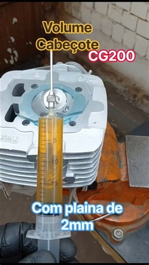 Measuring the CG200 cylinder head chamber volume after milling. #titan125 #cg200 #cg125