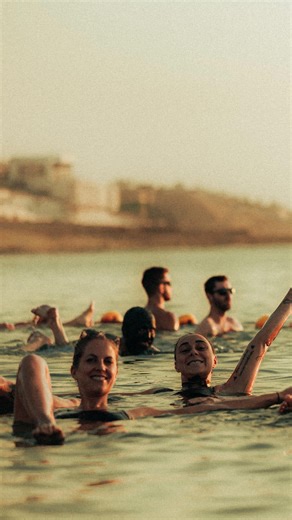 Who said you need a spa when the Dead Sea is nature’s one? The perfect place to recharge before pushing your limits. Slowing down before a big challenge. Mud on the skin, salt massage, floating with no effort. What else could you ask for? 🎥 @arno88390 @arnaudvirat 👨‍💻 @maximeozel #marathondessables #mdsjordan | Marathon Des Sables