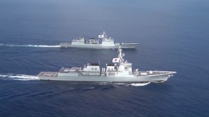 Guided-missile destroyers ROKS Seoae Ryu Seong-ryong (DDG-993) and ROKS Chungmugong Yi Sunsin (DDH-975) participating in RIMPAC 2020. It's a shame the crew won't get to enjoy some R&R in O‘ahu due to covid. ~admin CBG #roknavy #rimpac2020 #rimpac #해군 #림팩 | Korea Defense Blog