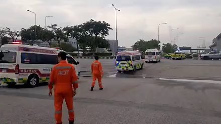 Emergency services rush to runway after passenger dies on Singapore flight