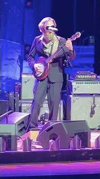 "Dueling Banjos" live in Nashville, TN