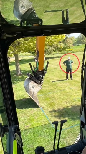 Expert JCB Driver remove grass
