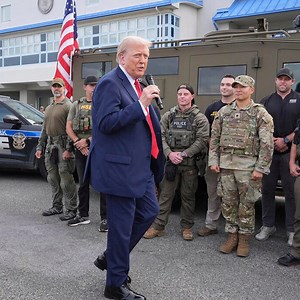 Trump hands out burgers and pizza to federal law enforcement amid D.C. police surge