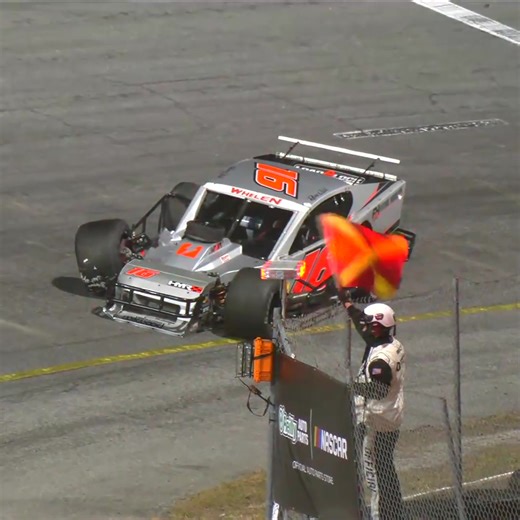 Tough break for Ron Silk in the season-opener at New Smyrna Speedway 📺 FloRacing | NASCAR Regional