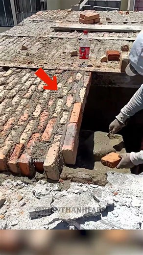 Anh thợ hồ xây trần bằng gạch #shorts