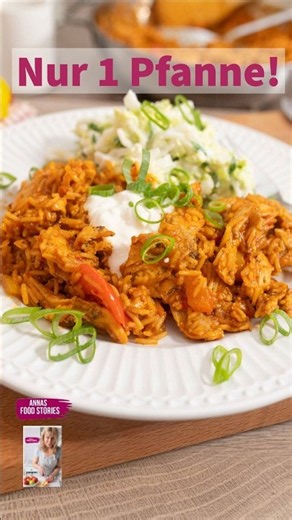 Einfaches Hähnchen Geschnetzeltes, griechische Art mit Paprika Reis - One Pot Rezept