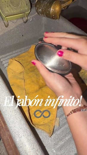 Jabón infinito de metal: cómo elimina olores al lavar a mano