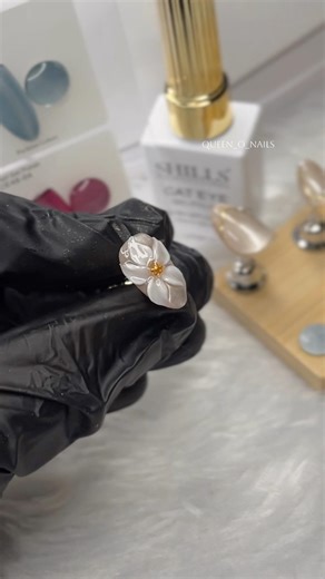 3d Flower Tutorial @ShillsProfessional.Official #queen_o_nails #cateye #shillsprofessional