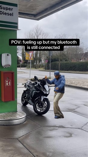 #MemeCut #fueling #motorcycle #biketok #Meme