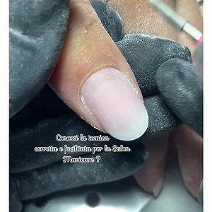 [NAIL QUIZ] Il miglior pennello per stendere le basi in gel è: “A” quello Tondo “B” quello Obliquo “C” nessuno dei due DIMMI LA TUA 😊 LA RISPOSTA MELLE PROSSIME STORIE! 🛍PRODOTTI leunghiedimicol.com 👩‍🎓CORSO https://bit.ly/2U0kSNr 📖LIBRO https://amzn.to/3gXDyVW 🎥 YOUTUBE https://bit.ly/2UbIZDV 👍🏻 FACEBOOK: https://bit.ly/2Ejd2CX | Le unghie di Micol