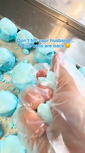 🩵These melt in your mouth blue raspberry taffy crunchies are restocking today at 12 noon MST!! Sick of sticky candy that just hurts your teeth? Then it’s your time to try our treats that melt away on your tongue 👅 comment try for the link to be sent to you! 🤤🩵 | Freezies Treats