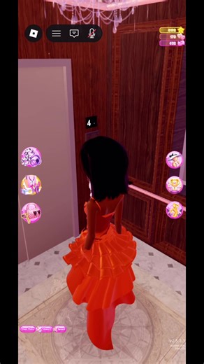 My first thought when I saw the elevator 💀I tried to recreate the iconic Solange moment (my first time trying a different skin tone, I gotta practice the shading but people kept turning the lights on and off 😂) #dti