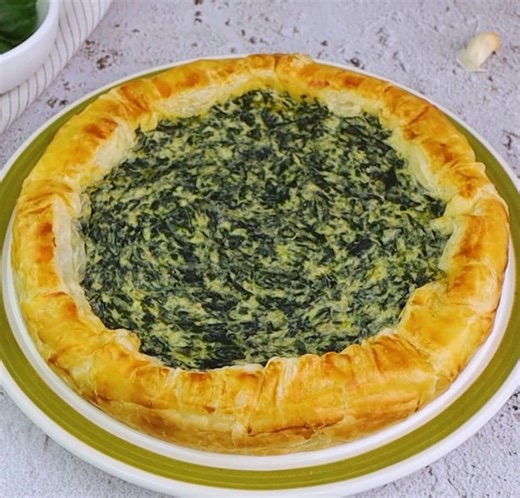 Spinach Cake: simple, fast and delicious!