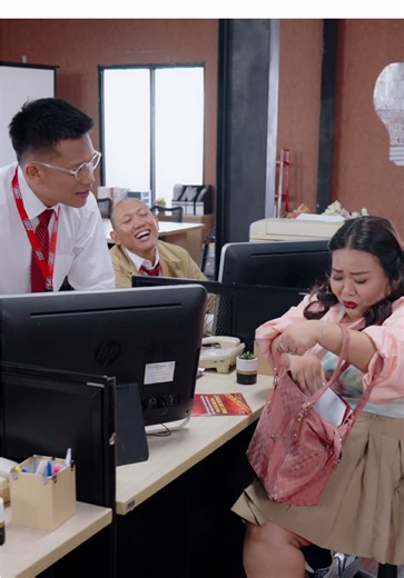 Kirain mau nangis.. ternyata Kak Gita gatal hidungnya😂🤭 . Saksikan series Agent 0812 Hanya di Maxstream Tv‼️ #taulanytv #agent0812 #gitabhebhita #borisbokir