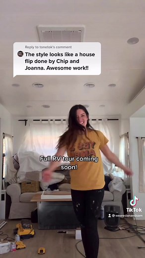 When your RV flip looks like a Mini Magnolia home😏 .....#rvrenovation #camperrenovation #rvflip #fulltimerv #rvlife #rvfamily #rvreno #camperreno #rvinspiration #camperinspiration #rvliving #rvlifestyle #rvremodel #tinyhouse #tinyhome #tinyhomeonwheels #tinyliving #homeonwheels #rv #rvtravel #fulltimervers #hunkerhome #aabhome #purposefulliving #apartmenttherapy #roomporn #hgtvhome | We Are Dan and Sam