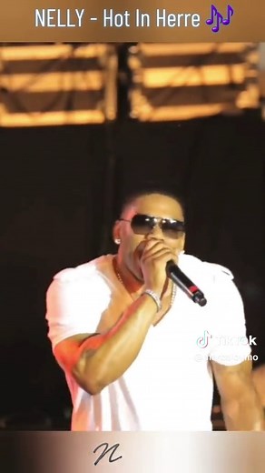 Nelly Live Performance of Hot In Herre