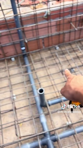 Installation du kit hydraulique pour piscine et jacuzzi