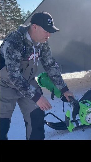 Snowmobile ice auger mount - Jaws of ice #icefishing