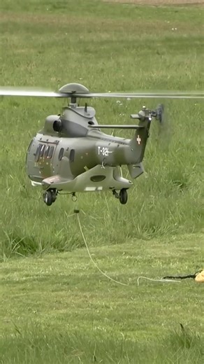 This RC Super Puma Lifts a Real Payload! 🤯🚁