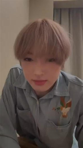 NCT Wish Indonesia Fanbase on Instagram: "[260104] Sakuya Weverse Live Sakuya pamerin baju yang di kasih Jaehee pas ultahnya, terus tadi pas makan Jaehee muji Saku terus 🌳 : Bagus deh 🌳 : cakep deh Credit : daeyoi_621 Admin : #Admin_Ocean🌊 Keep yourself informed with @nctwish_idn! Reading before commenting is a must. Let's promote healthy discussions. ~~~~~~~~~~~~~~ repost ? tag with credit ©️"