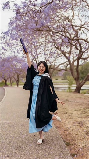 Elohim Studio | Brisbane Graduation Photography 💜 on Instagram: "Everyone celebrates graduation differently. That’s why we’ve introduced our 2026 UQ graduation packages, with flexible session lengths and a relaxed approach. We also provide UQ bachelor’s and master’s graduation gowns in different sizes, which means your graduation photos don’t need to happen during ceremony week. Quiet campus. No rush. Beautiful portraits. 2026 graduation bookings are now open. #Graduation2026 #UQGraduation #Cel
