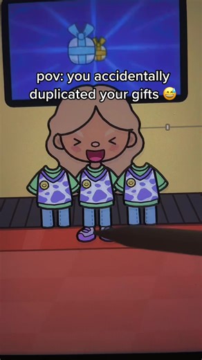 oops 😭 pov you duplicate your gift 😅 #toca #tocaboca #tocaworld #tocalife #tocalifeworld #tocabocaworld #tocalifeofficial #peachytocastories