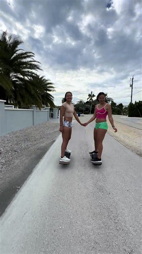 Bestie ride 🥰🛹 w/ @Jade Spade