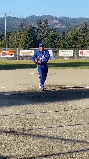 Top 5 Men's Fastpitch Softball Pitchers and Their Unique Techniques