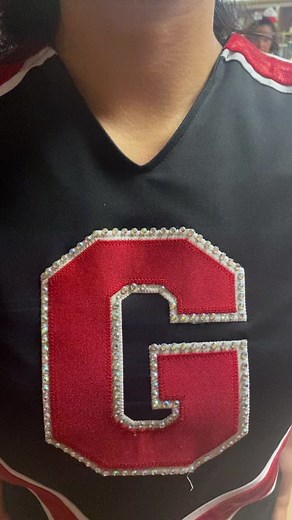 First FNL of the year! Starting off strong with some studio time in the cheer room 🫣. #cheerleading #cheer #highschoolcheer #glendale #fridaynightlights