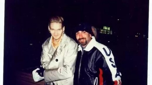 Layne Staley's Last Photo: The Mystery Behind His Arm - The Little Facts