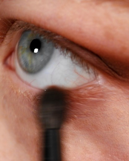 46K views · 265 reactions | How to properly accentuate freckles with makeup. Which side are you? Natural or glam? | Beauty Wow | Facebook