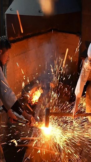 Fantastic process of making Japanese swords by Japanese sword masters and apprentices .