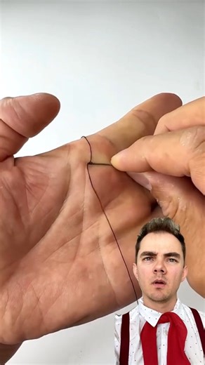 735K views · 3.8K reactions | Simple way to thread with a needle 瑱 | Andre Life hack | Facebook