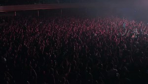 “black smoke, black smoke rise” 😛 video credit Leah Sems | deadmau5