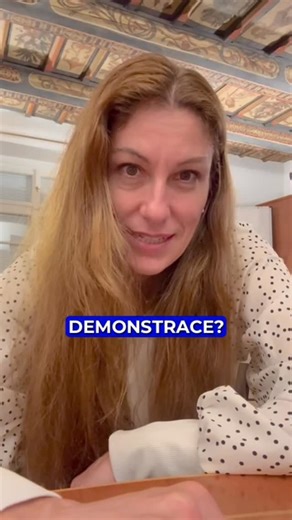 Eva Decroix on Instagram: "Vstup do politiky? Jak? Proč? Máš otázky? Chceš slyšet osobní zkušenost? Dej vědět, pošlu odkaz. A pojďme se bavit upřímně. V novém pořadu #VrouseEvine 🍎"