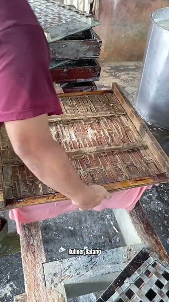 Proses pembuatan tahu sumedang secara tradisional‼️#feedshorts #shortvideo #tahusumedang