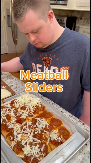 🔥Meatball Sliders 🔥 🤘😎🤘 #meatballs #sliders #food #cooking #downrightdelicious | Down.rightdelicious