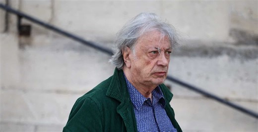 "Irrespectueux, d'une arrogance inouïe, désagréable", Hervé Vilard fait l'unanimité contre lui en plein concert, le maire ne le rappellera plus
