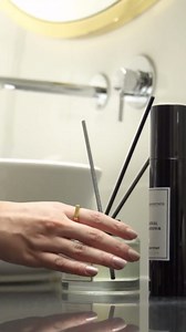 Cashmere Vanilla Reed Diffuser Set - Luxury Fragrance Reed Diffusers for Home, Office & Bathroom Décor - Long Lasting Scent Sticks Diffuser with Non-Toxic Oils (5.63 oz) (Cashmere Vanilla)