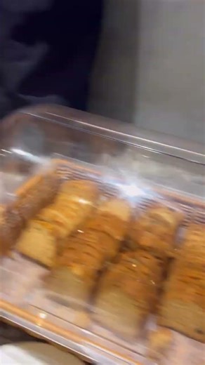 Delhi Airport Encalm Lounge Review | Setup 3.5 ⭐ Food 2.5 🍽️