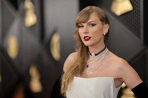“Bawling my eyes out, just weeping”- Taylor Swift opens up about reclaiming her masters, reveals her mom and brother negotiated the deal