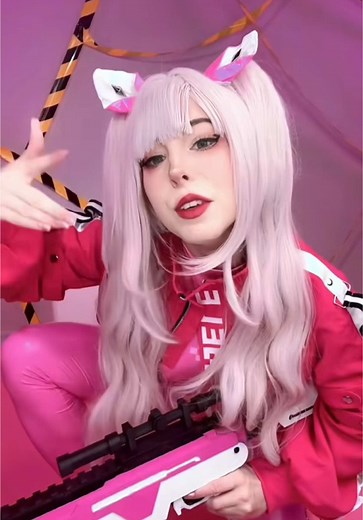 Nikke Viper Cosplay: Channeling the Diva Energy